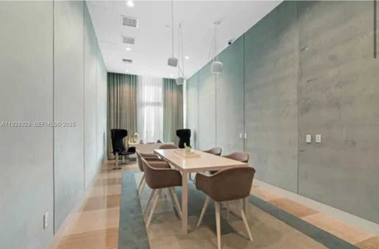 Imagen de Pequeño Objeto