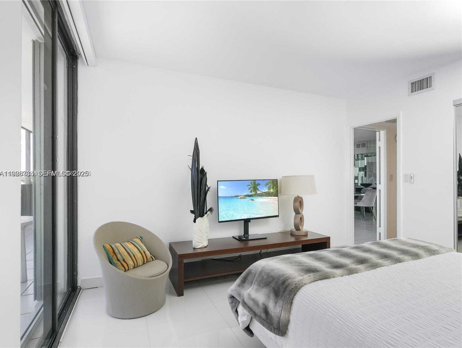 Small Image of 20379 WEST COUNTRY CLUB DR #536, Aventura Number 14