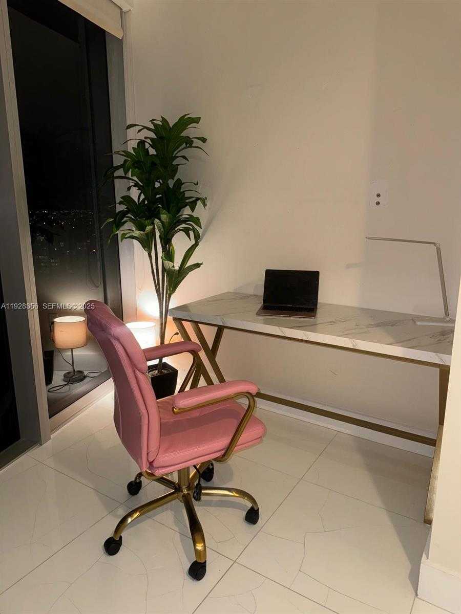 Small Image of 475 BRICKELL AVE #5707, Miami Number 10