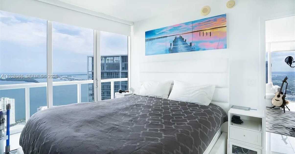 Small Image of 475 BRICKELL AVE #5707, Miami Number 20