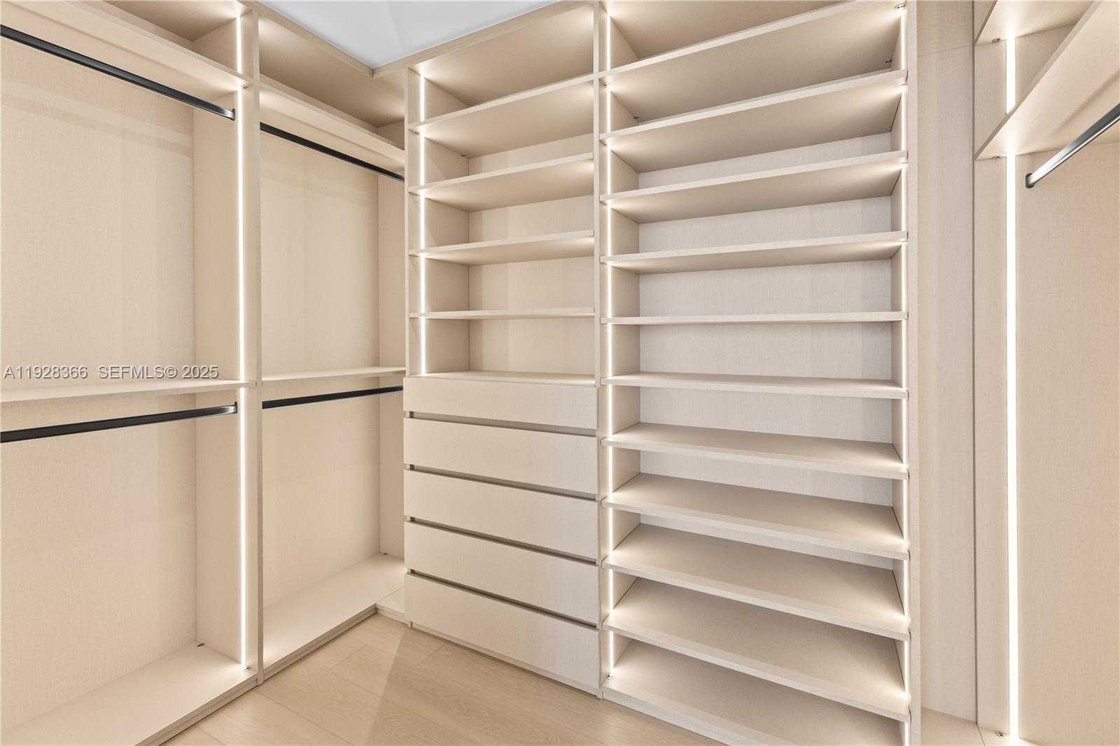 Small Image of 700 NORTH EAST 24 ST #2905, Miami Number 15