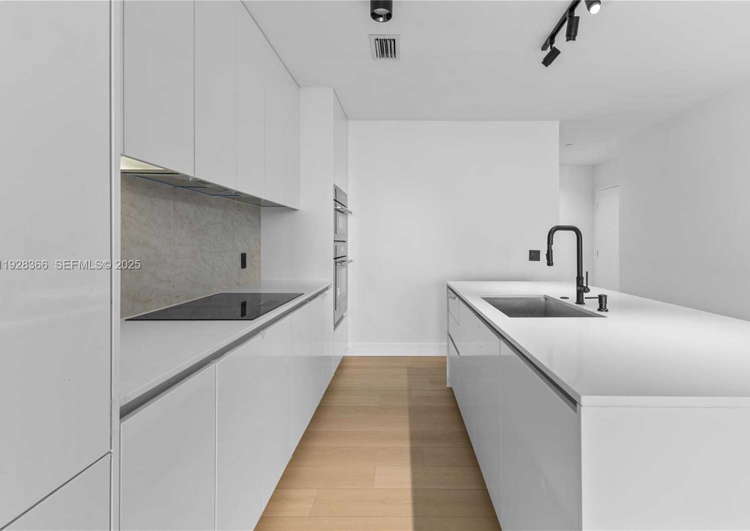 Small Image of 700 NORTH EAST 24 ST #2905, Miami Number 7