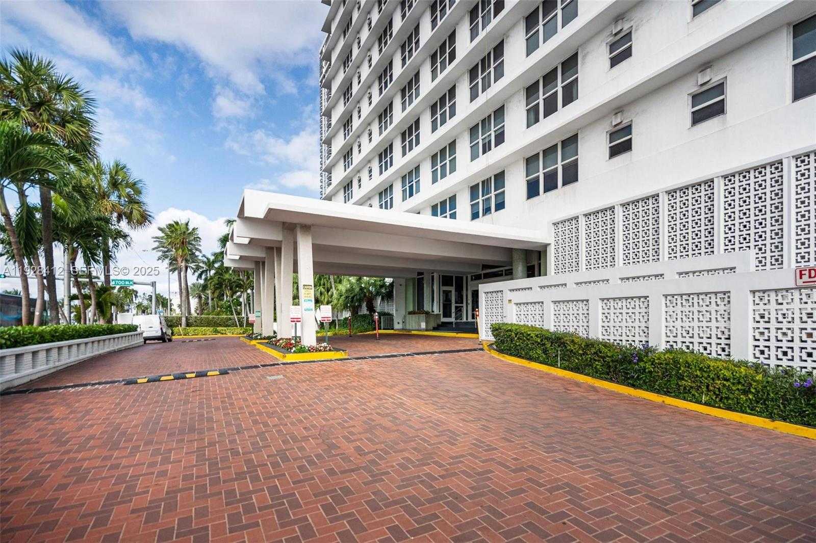 Small Image of 4747 COLLINS AVE #207, Miami Beach Number 13