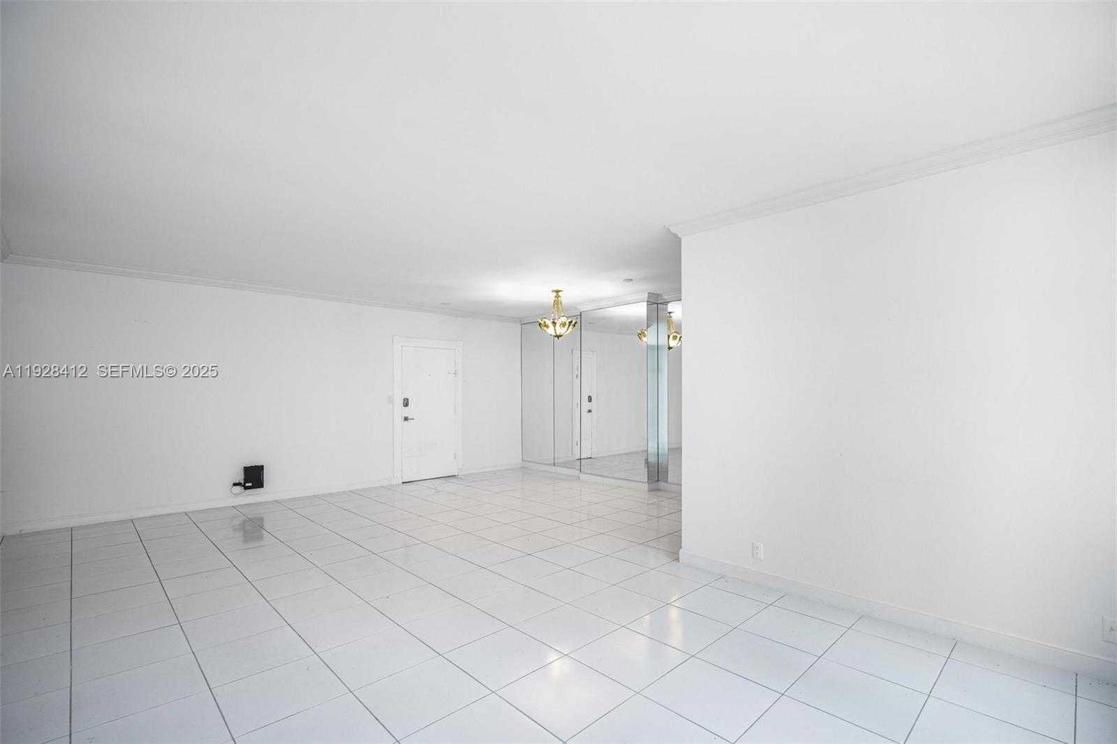 Small Image of 4747 COLLINS AVE #207, Miami Beach Number 2