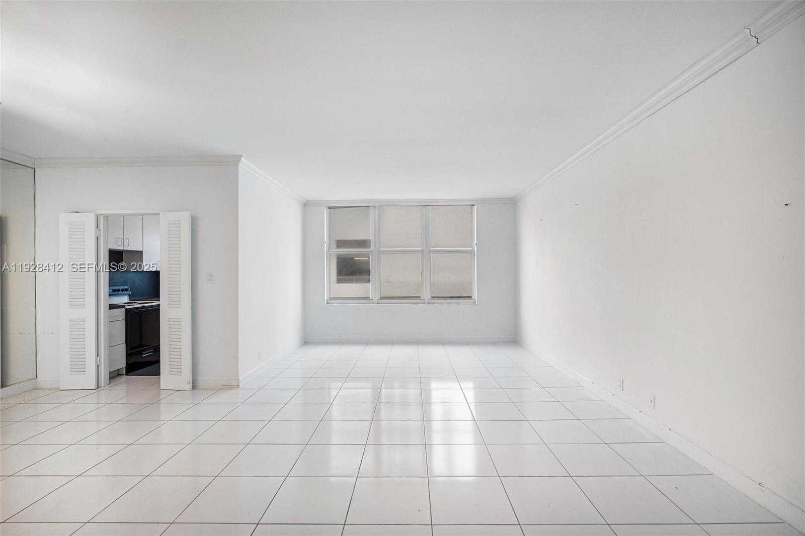 Small Image of 4747 COLLINS AVE #207, Miami Beach Number 3