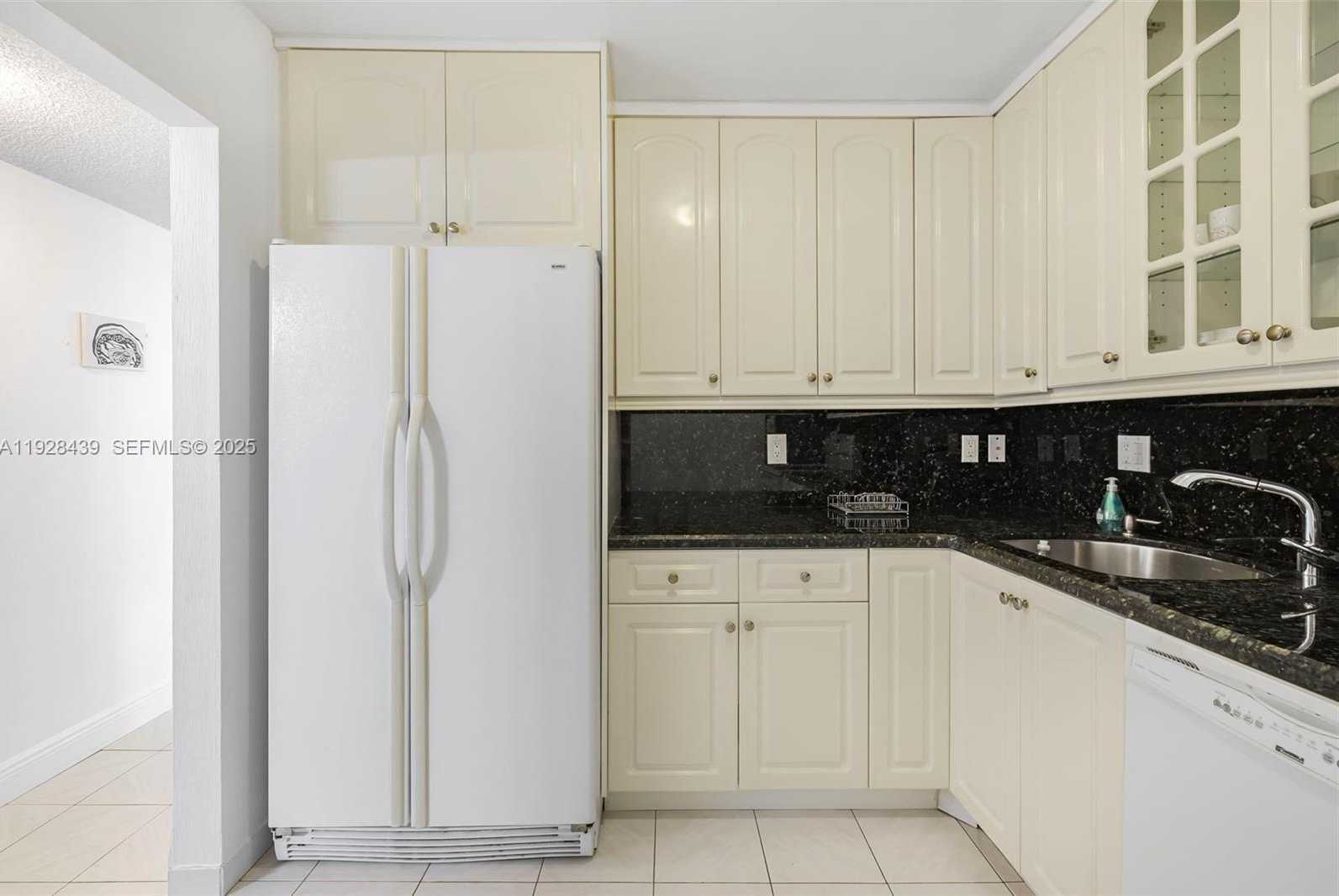 Small Image of 2017 SOUTH OCEAN DR #606, Hallandale Beach Number 20