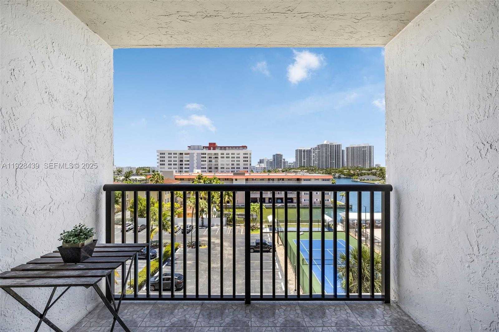 Small Image of 2017 SOUTH OCEAN DR #606, Hallandale Beach Number 29