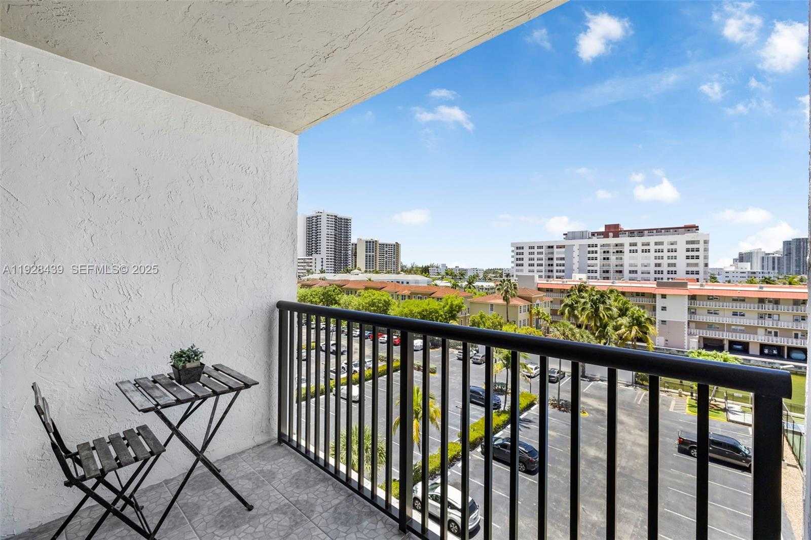 Small Image of 2017 SOUTH OCEAN DR #606, Hallandale Beach Number 31