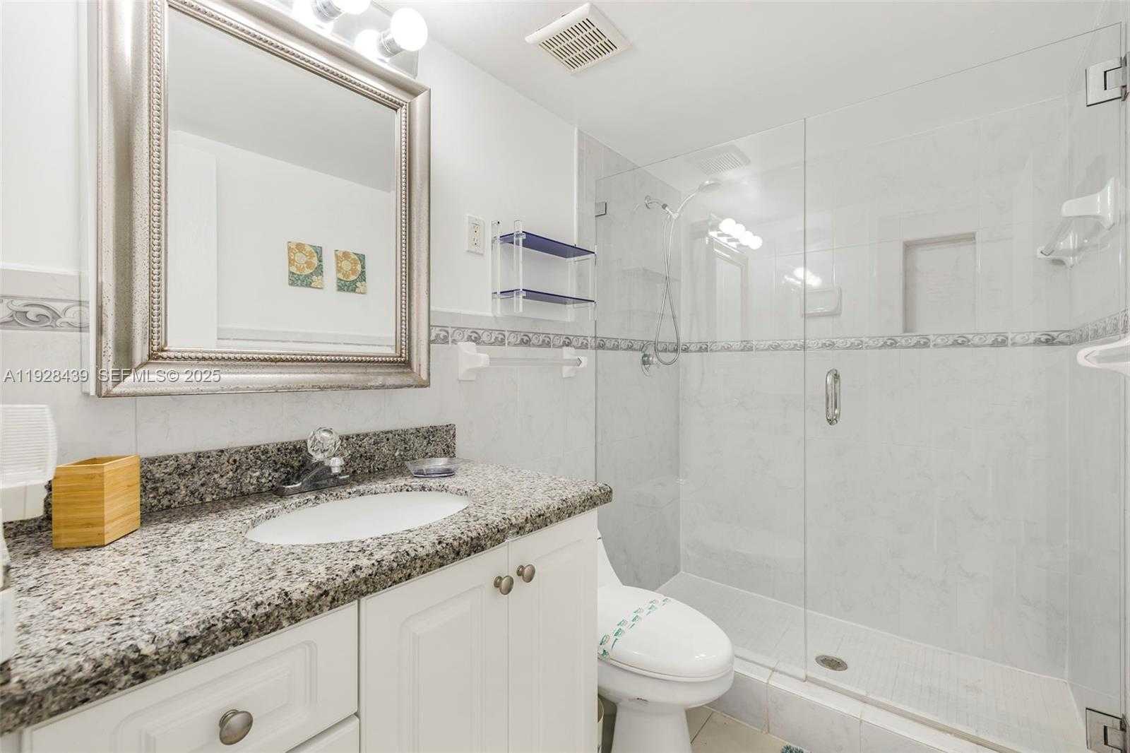 Small Image of 2017 SOUTH OCEAN DR #606, Hallandale Beach Number 6