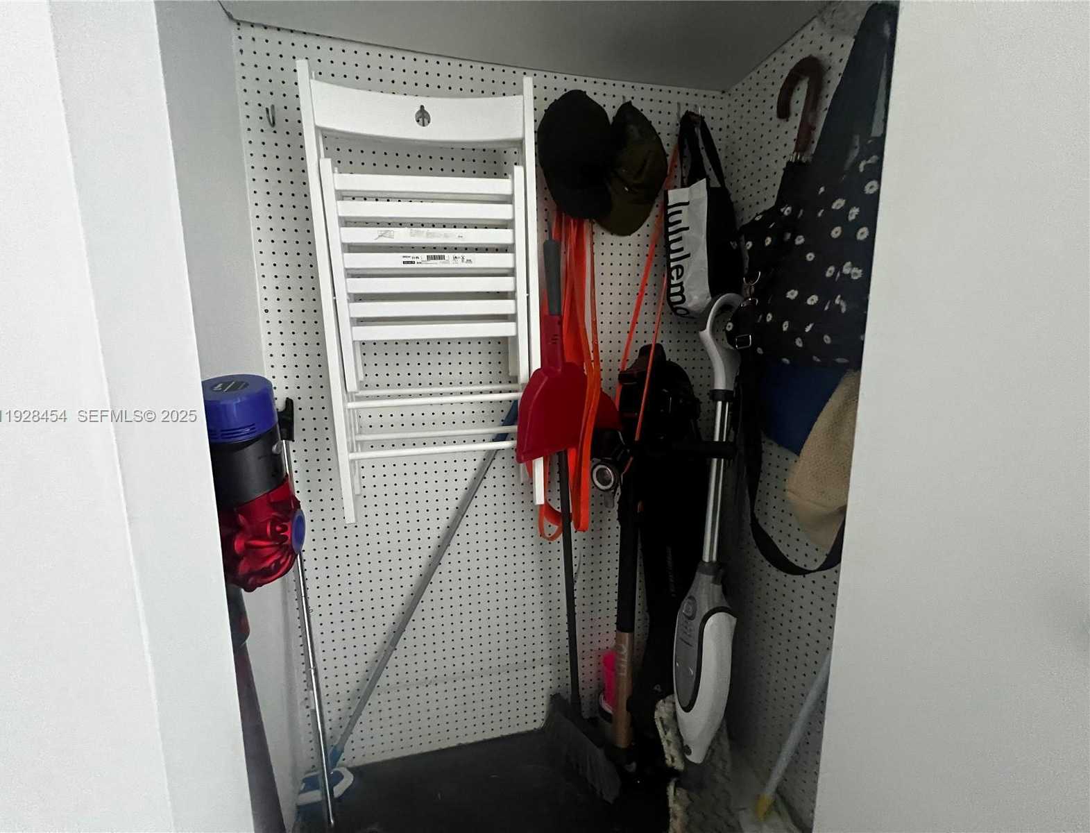 Small Image of 10 SOUTH WEST SOUTH RIVER DR #812, Miami Number 25