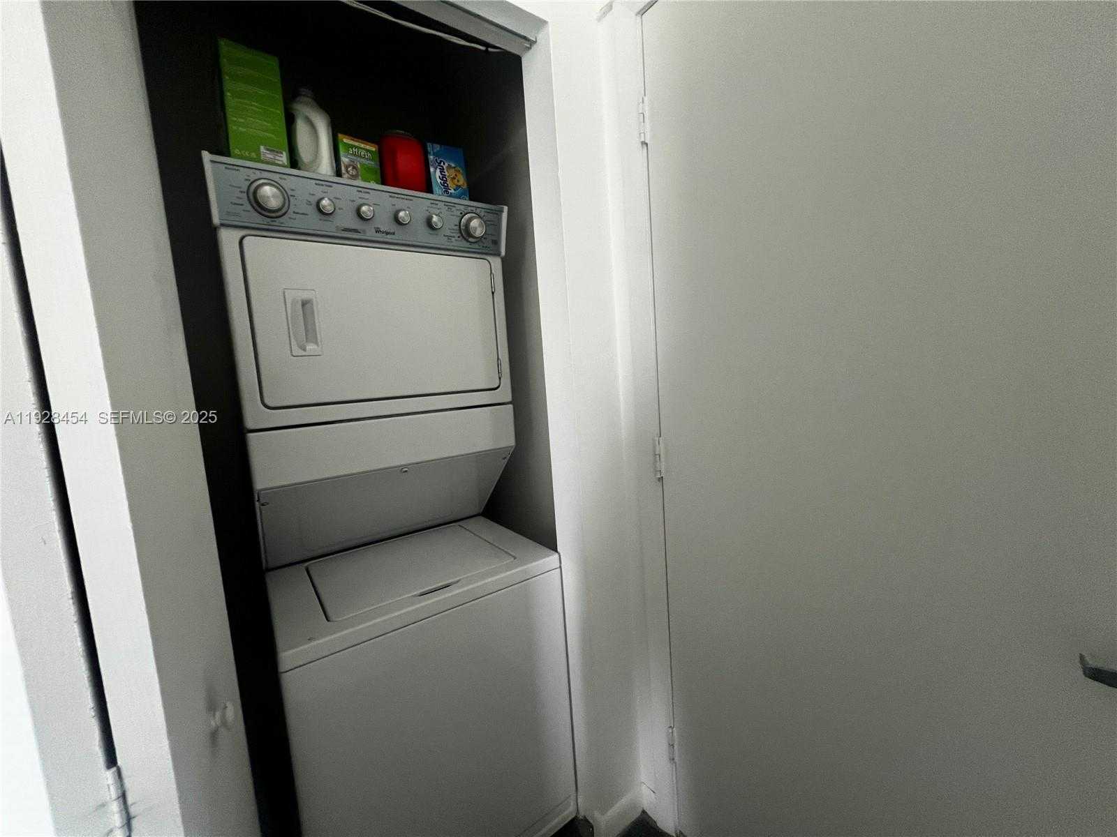 Small Image of 10 SOUTH WEST SOUTH RIVER DR #812, Miami Number 27