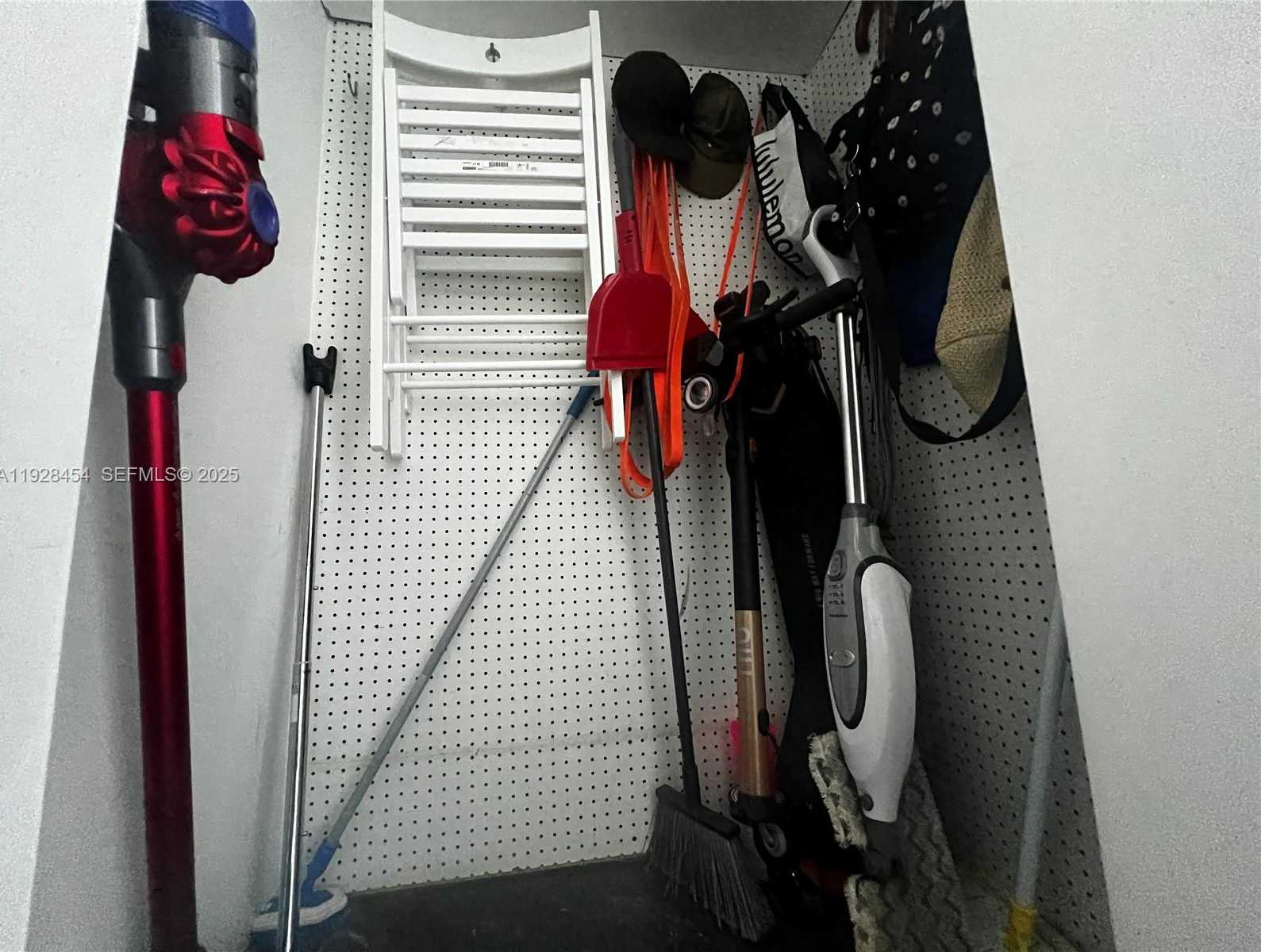 Small Image of 10 SOUTH WEST SOUTH RIVER DR #812, Miami Number 28