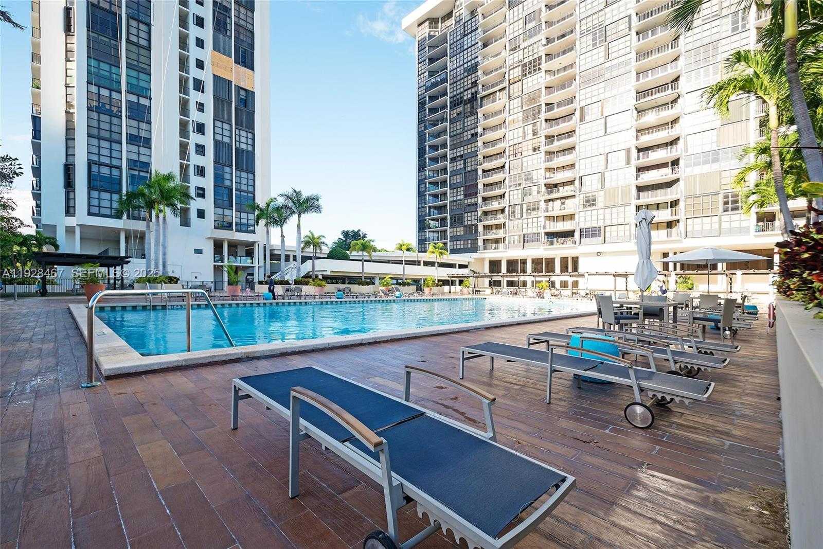 Small Image of 1901 BRICKELL AVE #B905, Miami Number 12
