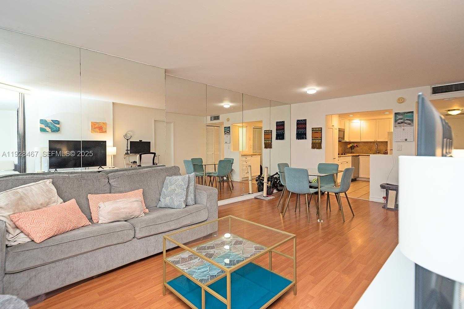 Small Image of 1901 BRICKELL AVE #B905, Miami Number 4