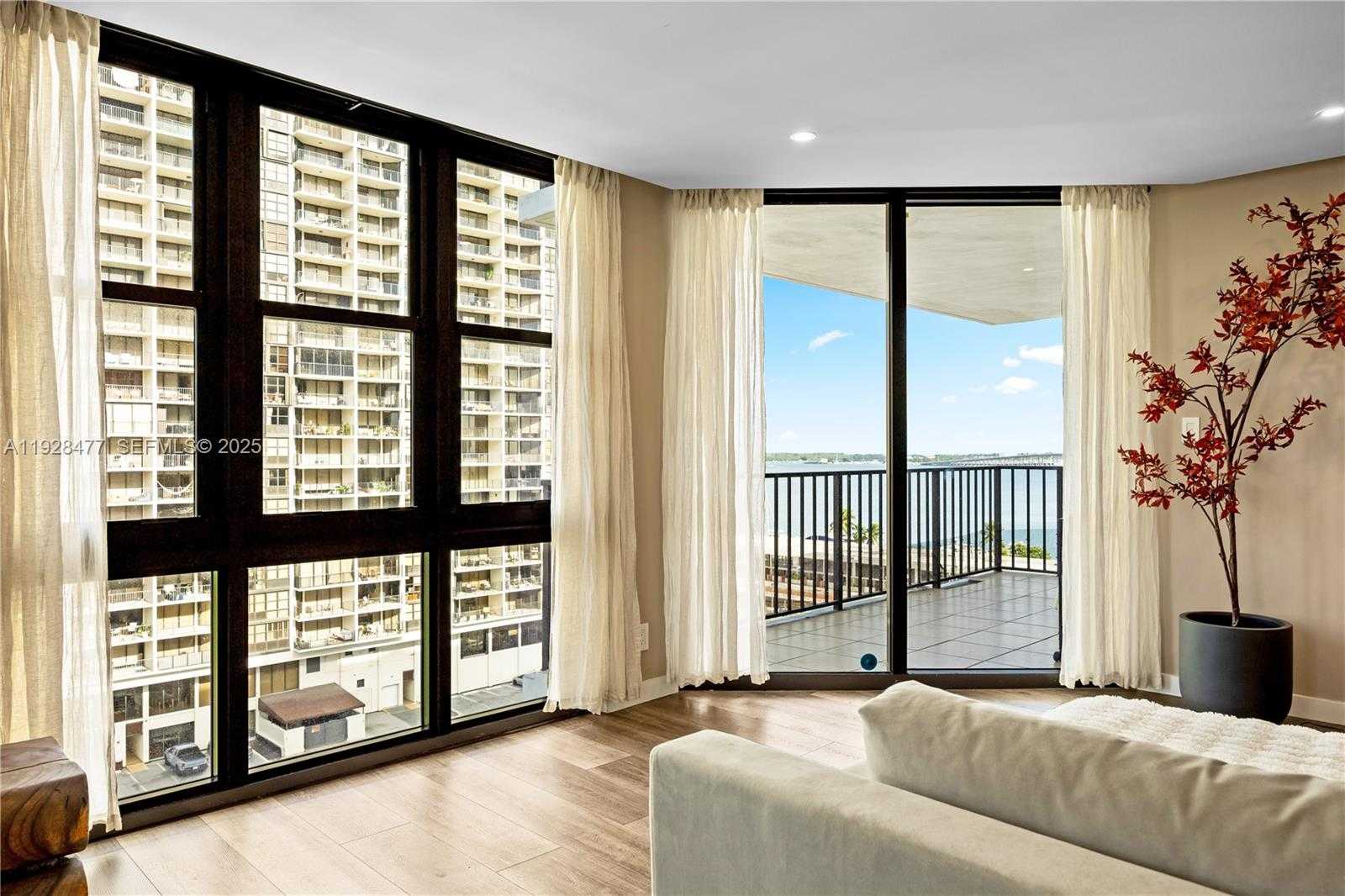 Small Image of 1915 BRICKELL AVE #1001, Miami Number 11