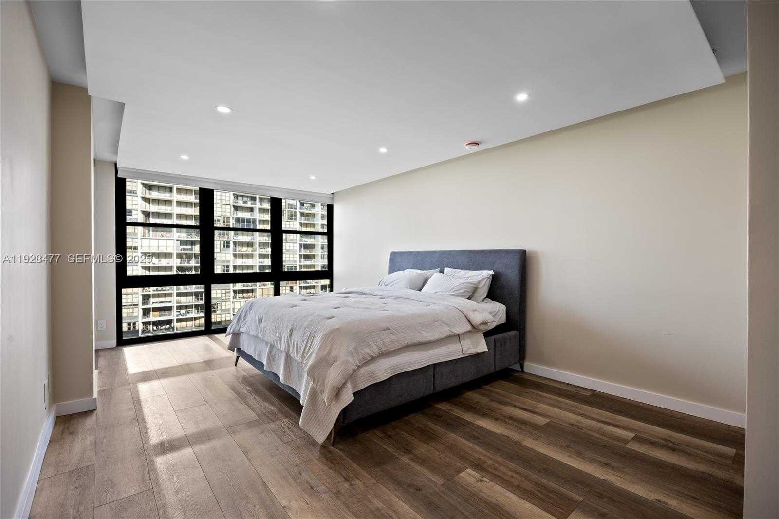 Small Image of 1915 BRICKELL AVE #1001, Miami Number 17