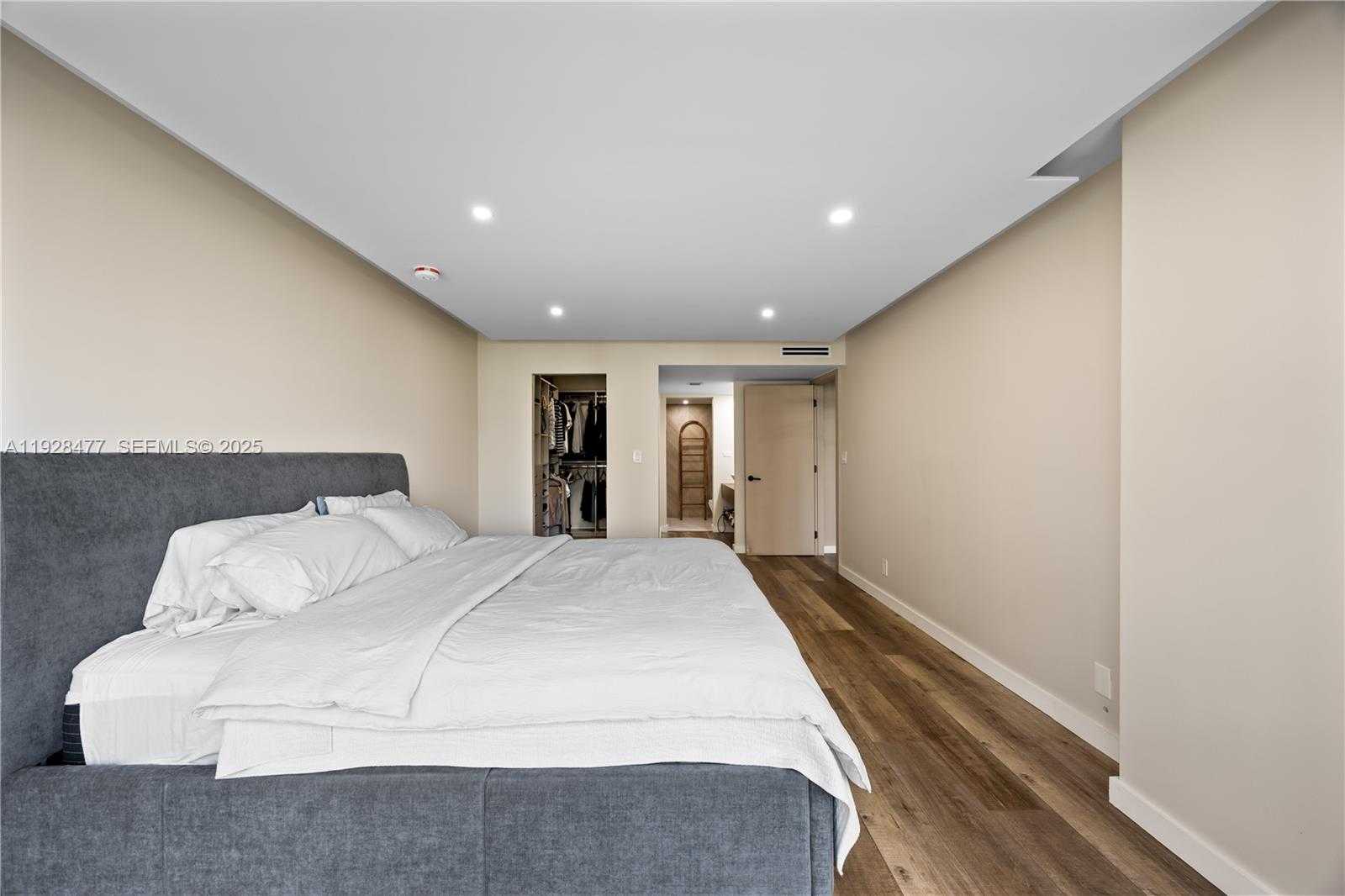 Small Image of 1915 BRICKELL AVE #1001, Miami Number 19