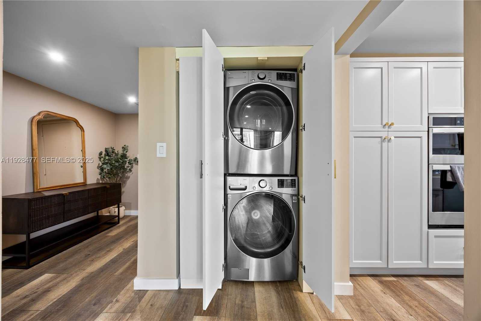 Small Image of 1915 BRICKELL AVE #1001, Miami Number 30