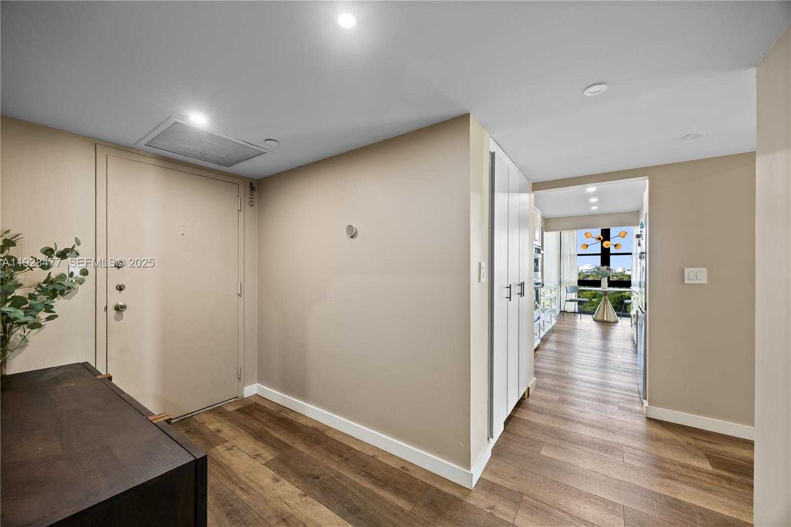 Small Image of 1915 BRICKELL AVE #1001, Miami Number 4