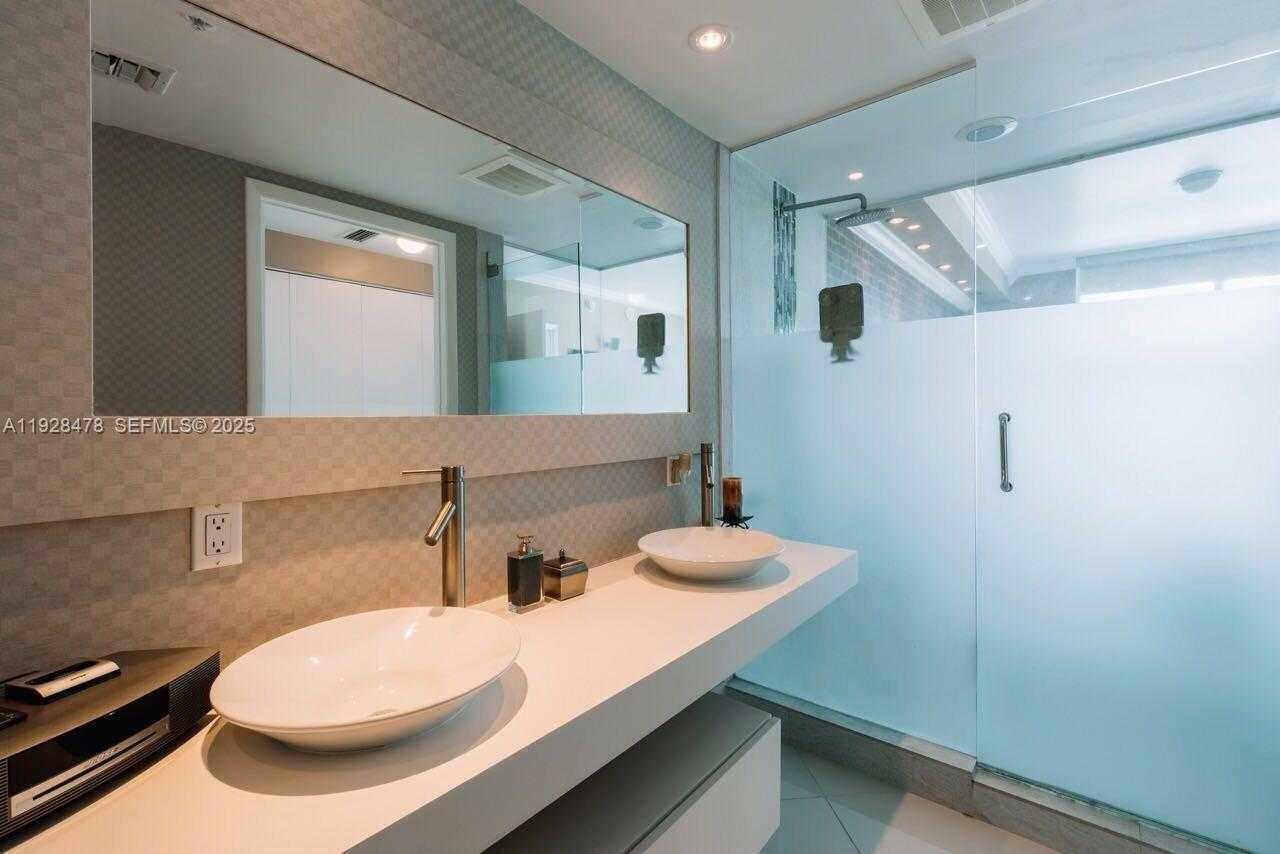 Small Image of 92 SOUTH WEST 3RD ST #1512, Miami Number 11