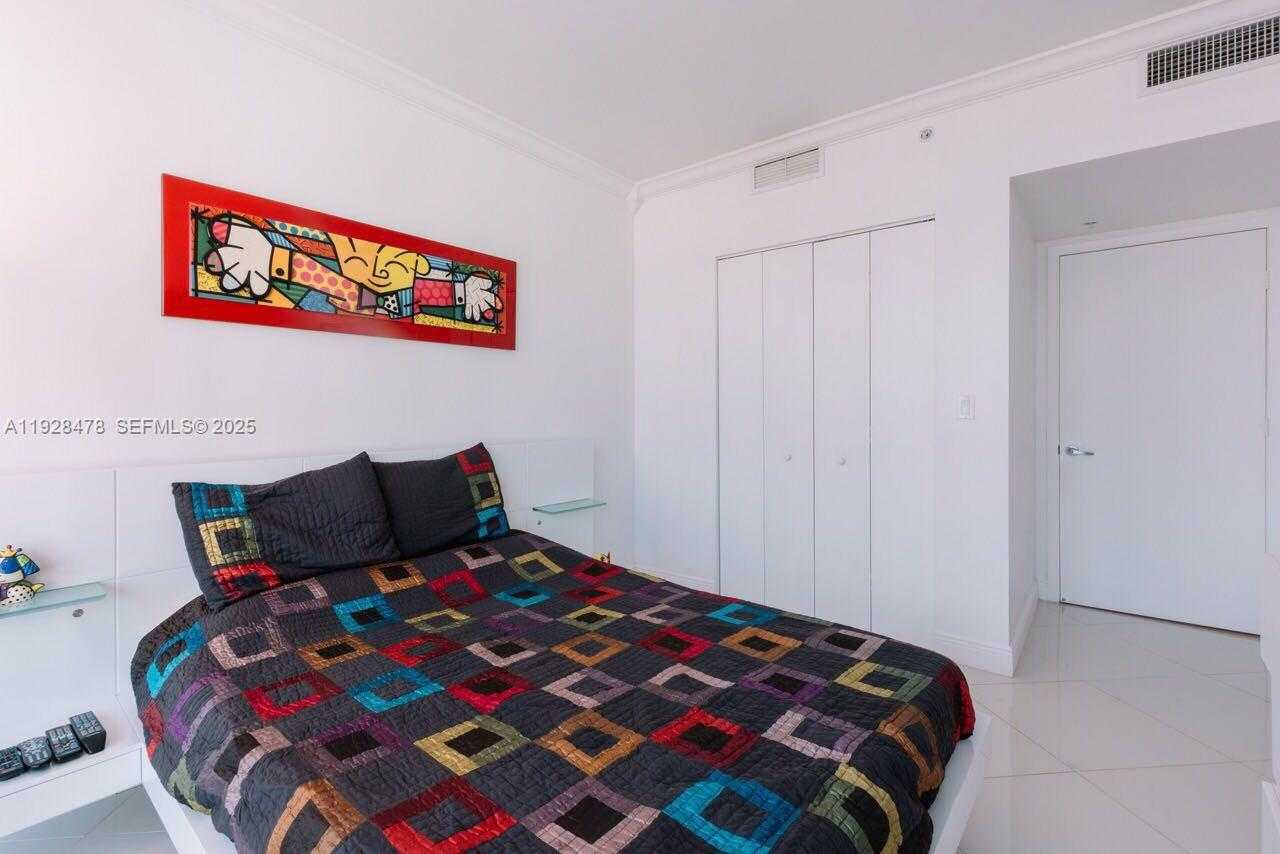 Small Image of 92 SOUTH WEST 3RD ST #1512, Miami Number 14