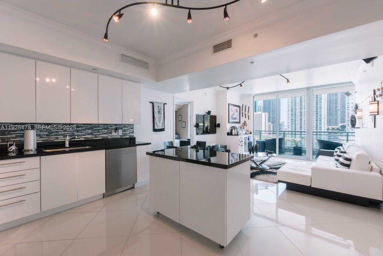 Small Image of 92 SOUTH WEST 3RD ST #1512, Miami Number 4