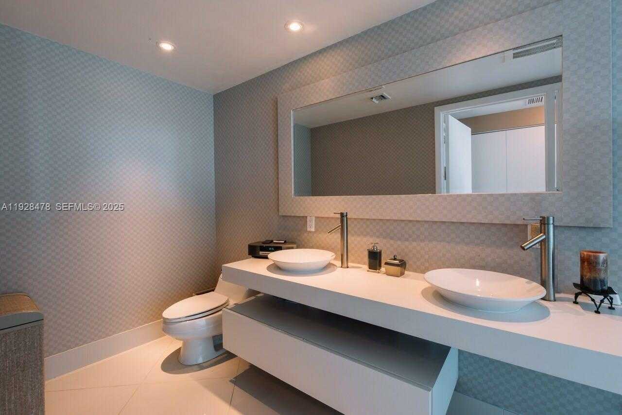 Small Image of 92 SOUTH WEST 3RD ST #1512, Miami Number 6