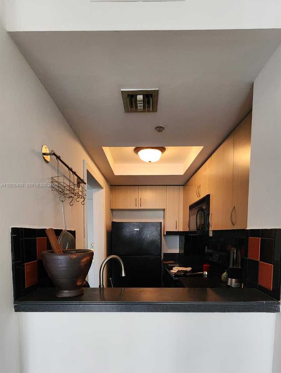 Small Image of 2951 SOUTH BAYSHORE DR #1012, Miami Number 12