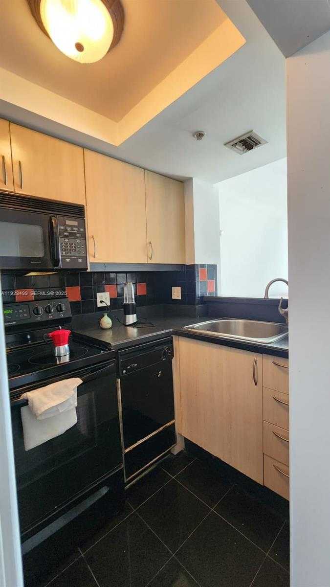 Small Image of 2951 SOUTH BAYSHORE DR #1012, Miami Number 13