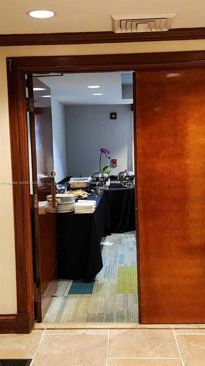 Small Image of 2951 SOUTH BAYSHORE DR #1012, Miami Number 20