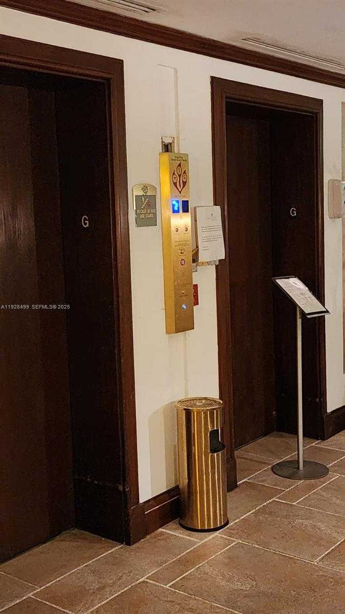 Small Image of 2951 SOUTH BAYSHORE DR #1012, Miami Number 21