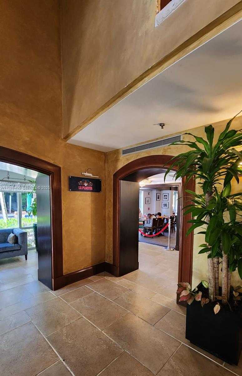 Small Image of 2951 SOUTH BAYSHORE DR #1012, Miami Number 29