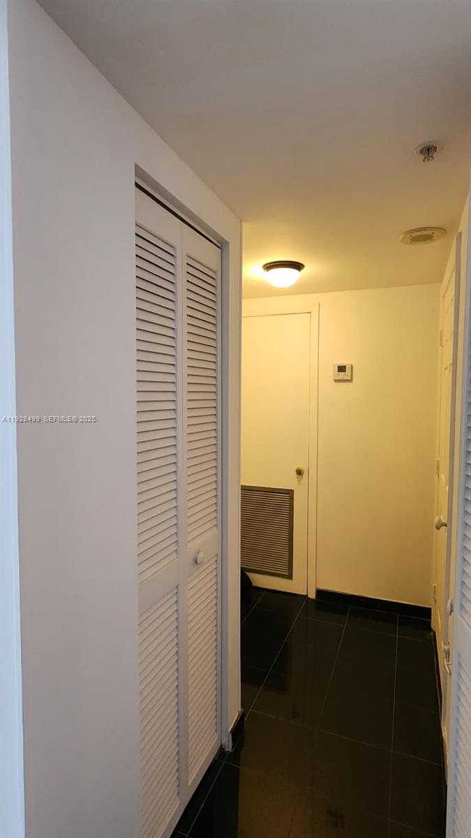 Small Image of 2951 SOUTH BAYSHORE DR #1012, Miami Number 6
