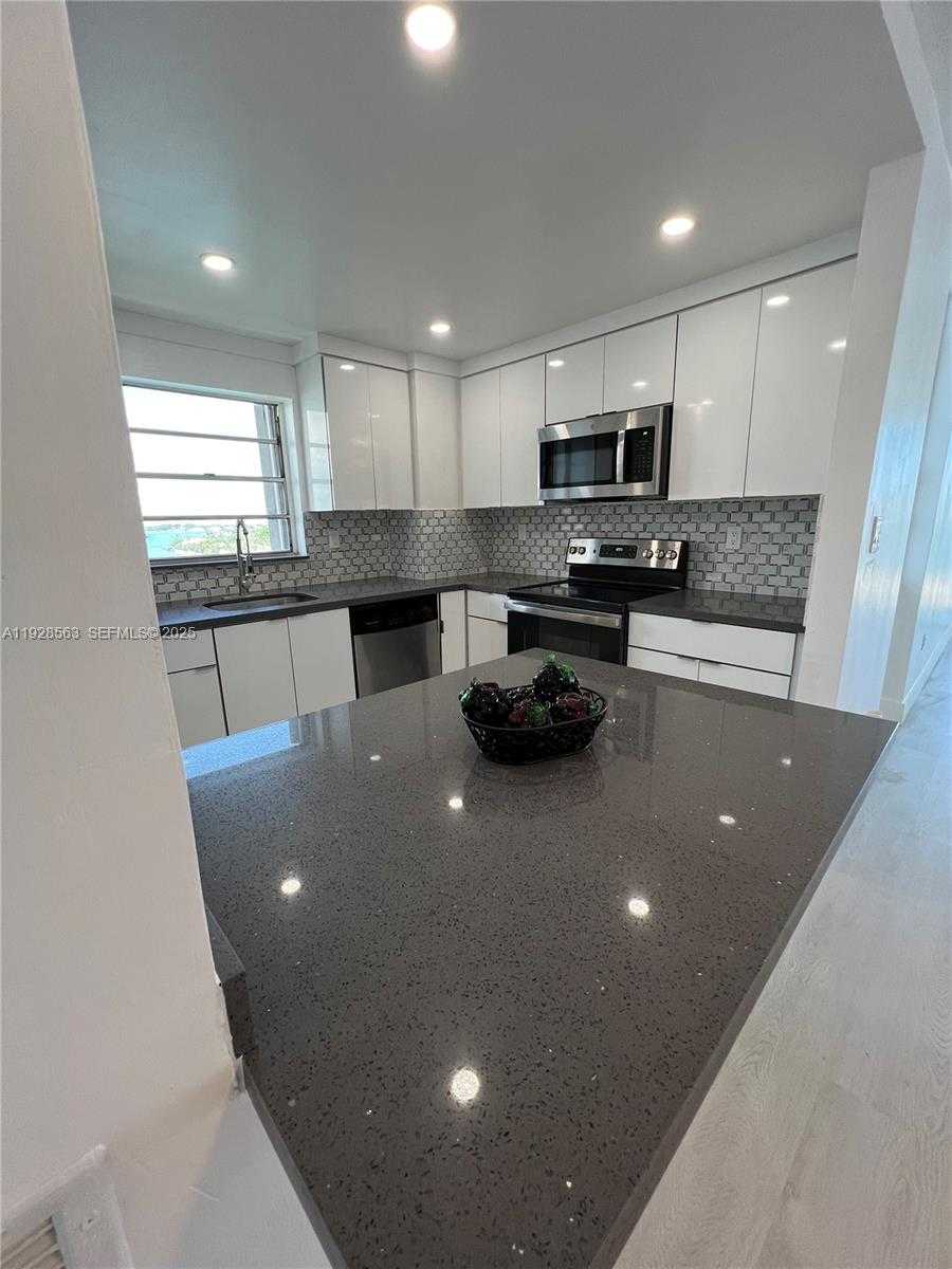 Small Image of 1865 79TH ST CSWY #12I, North Bay Village Number 8