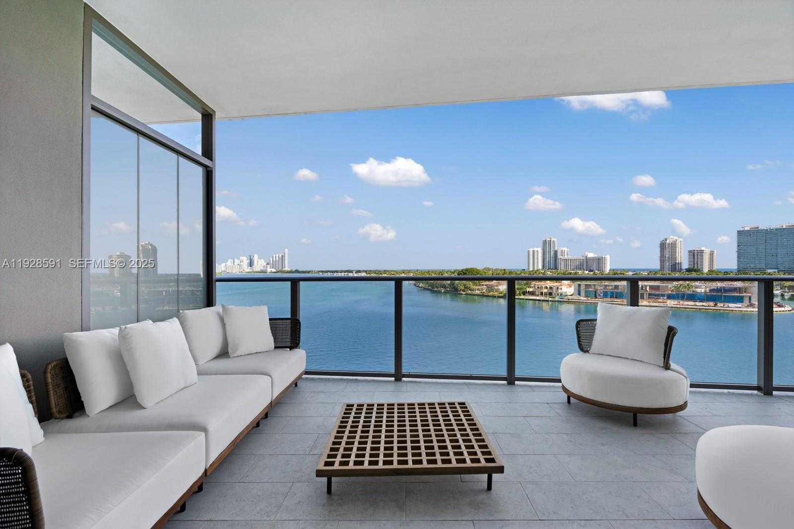 Imagen de Pequeño Objeto