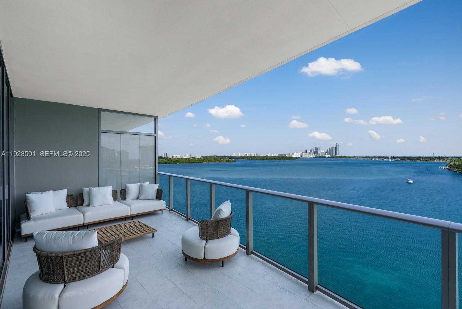 Imagen de Pequeño Objeto