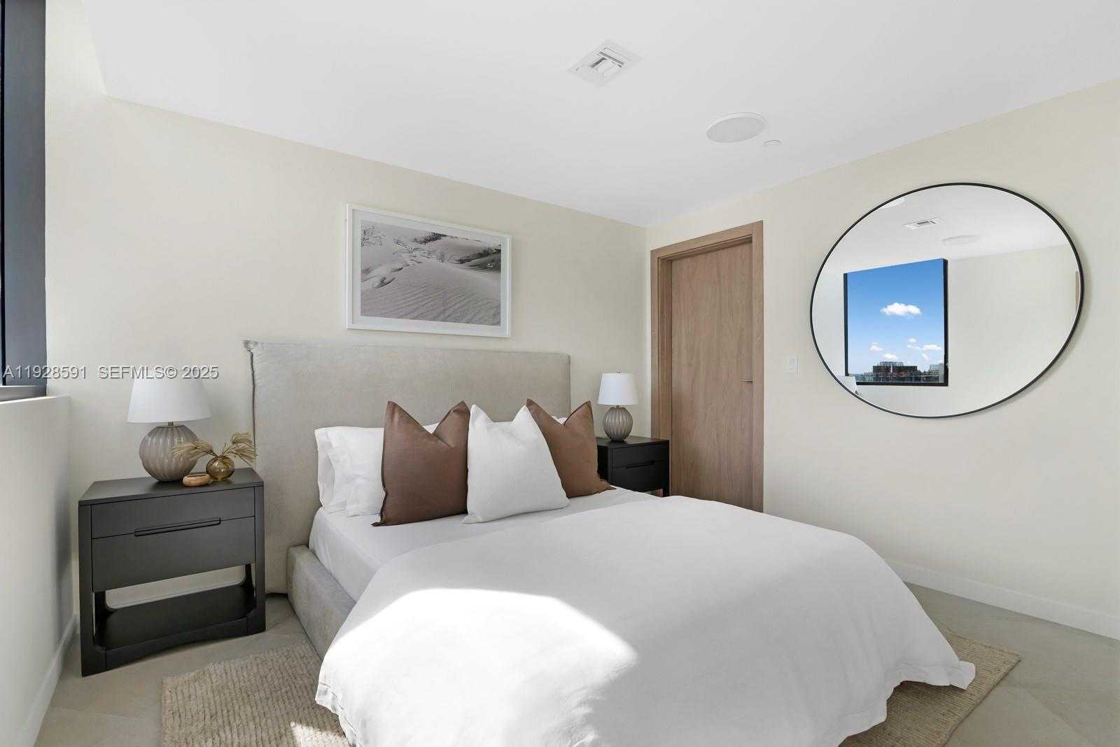 Imagen de Pequeño Objeto