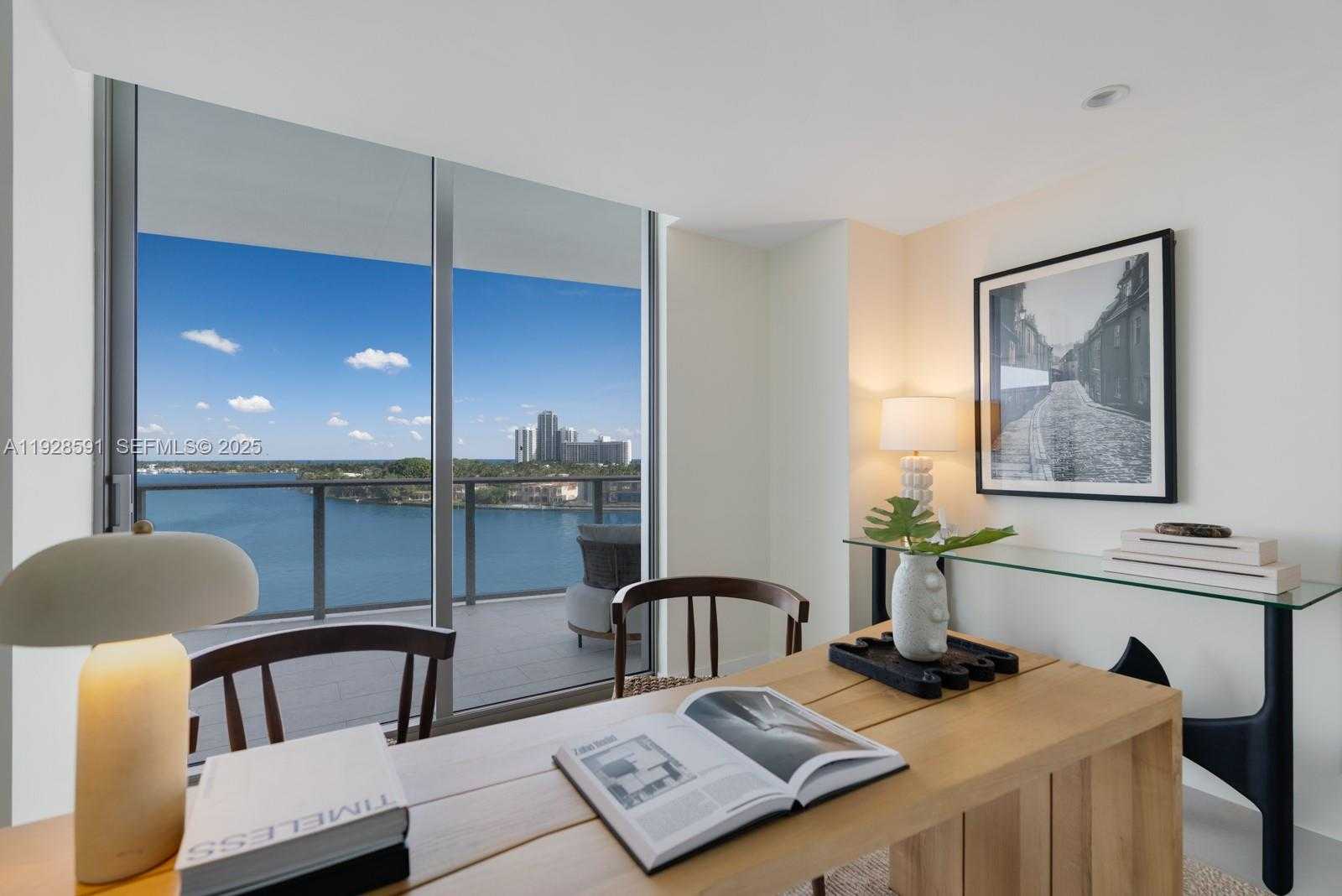 Imagen de Pequeño Objeto