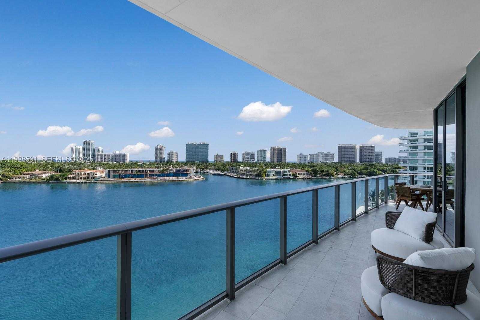 Imagen de Pequeño Objeto