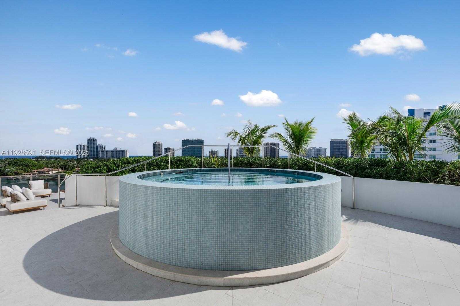 Imagen de Pequeño Objeto