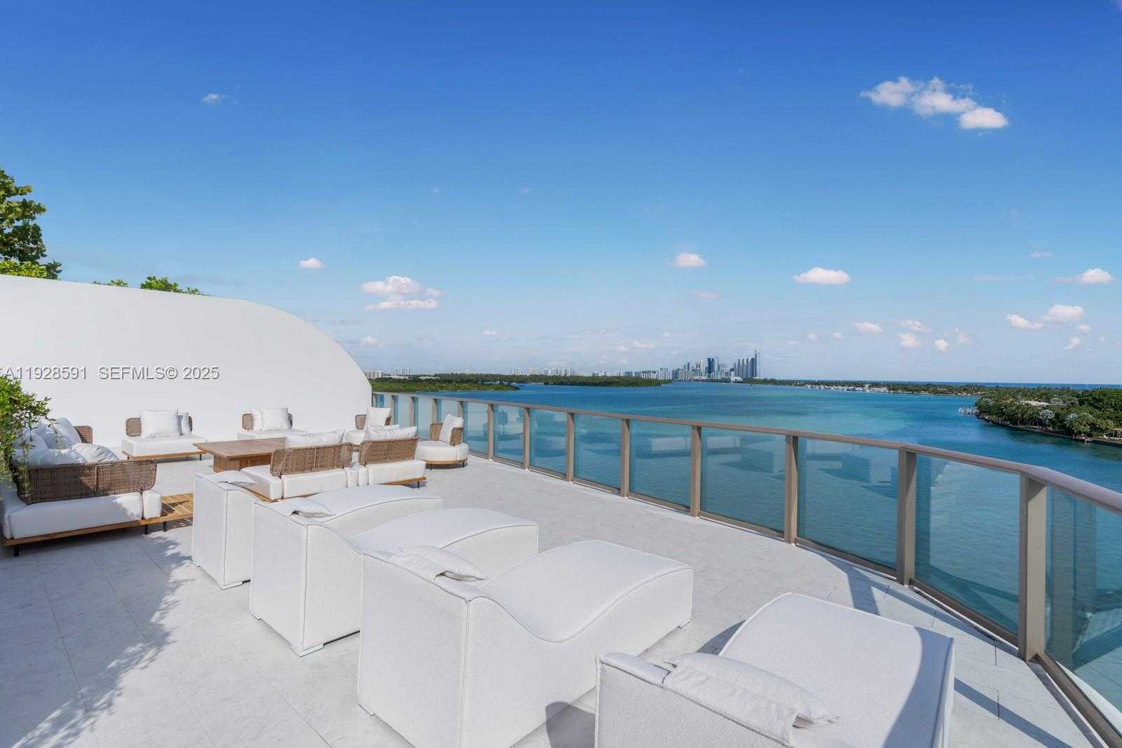 Imagen de Pequeño Objeto