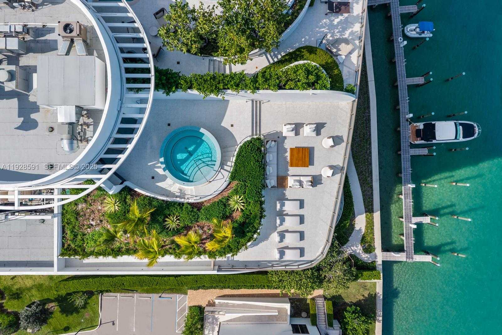 Imagen de Pequeño Objeto