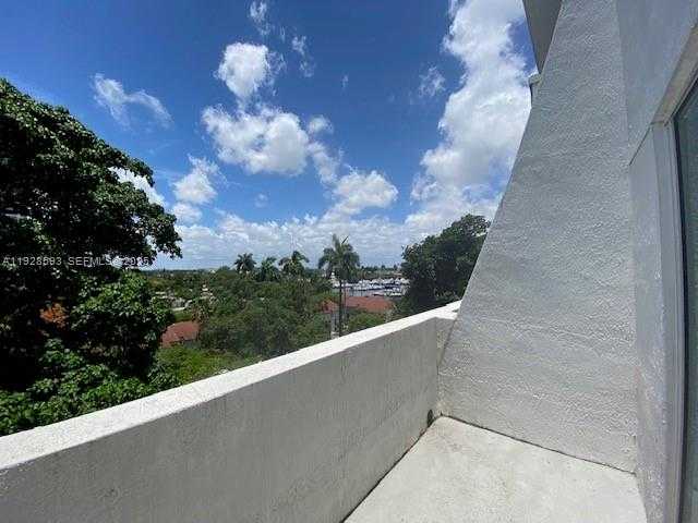 Small Image of 1861 NORTH WEST S RIVER DR #702, Miami Number 11