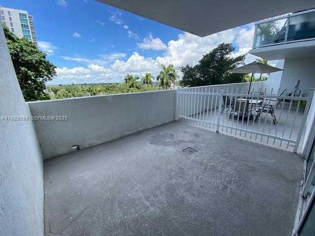 Small Image of 1861 NORTH WEST S RIVER DR #702, Miami Number 16
