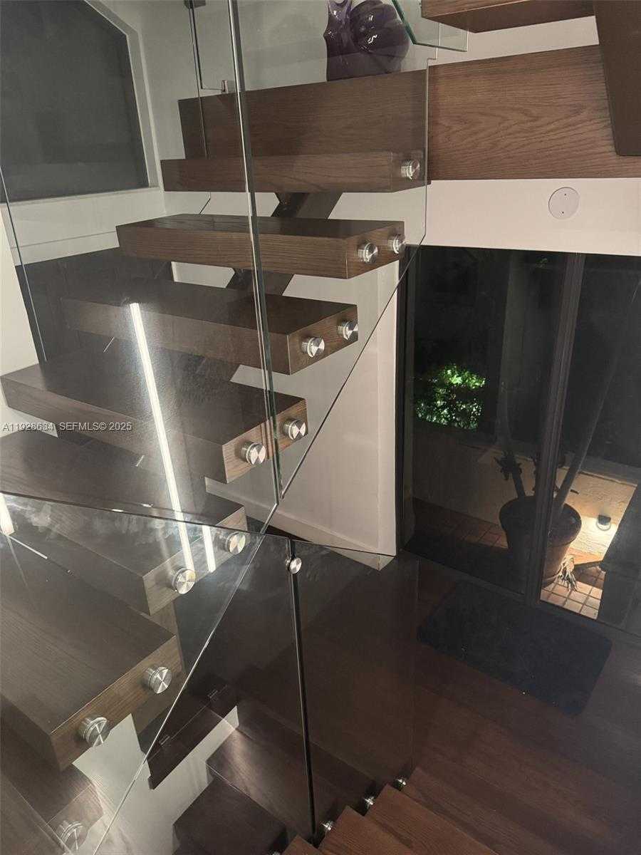 Small Image of 2000 SOUTH BAYSHORE DR #46, Miami Number 10