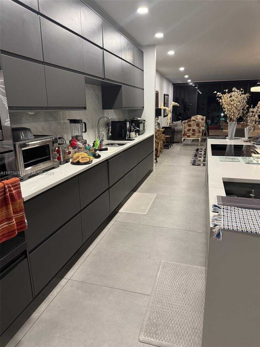 Small Image of 2000 SOUTH BAYSHORE DR #46, Miami Number 2