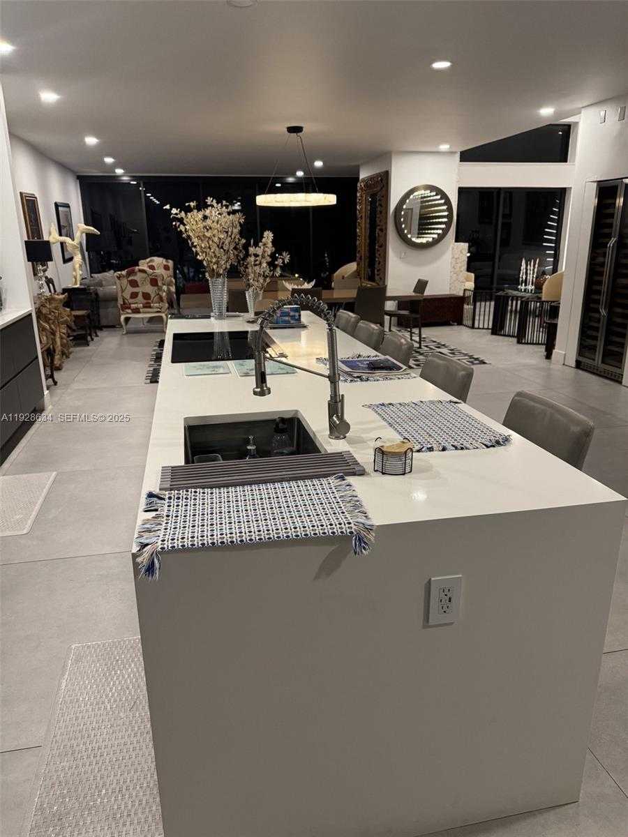 Small Image of 2000 SOUTH BAYSHORE DR #46, Miami Number 7