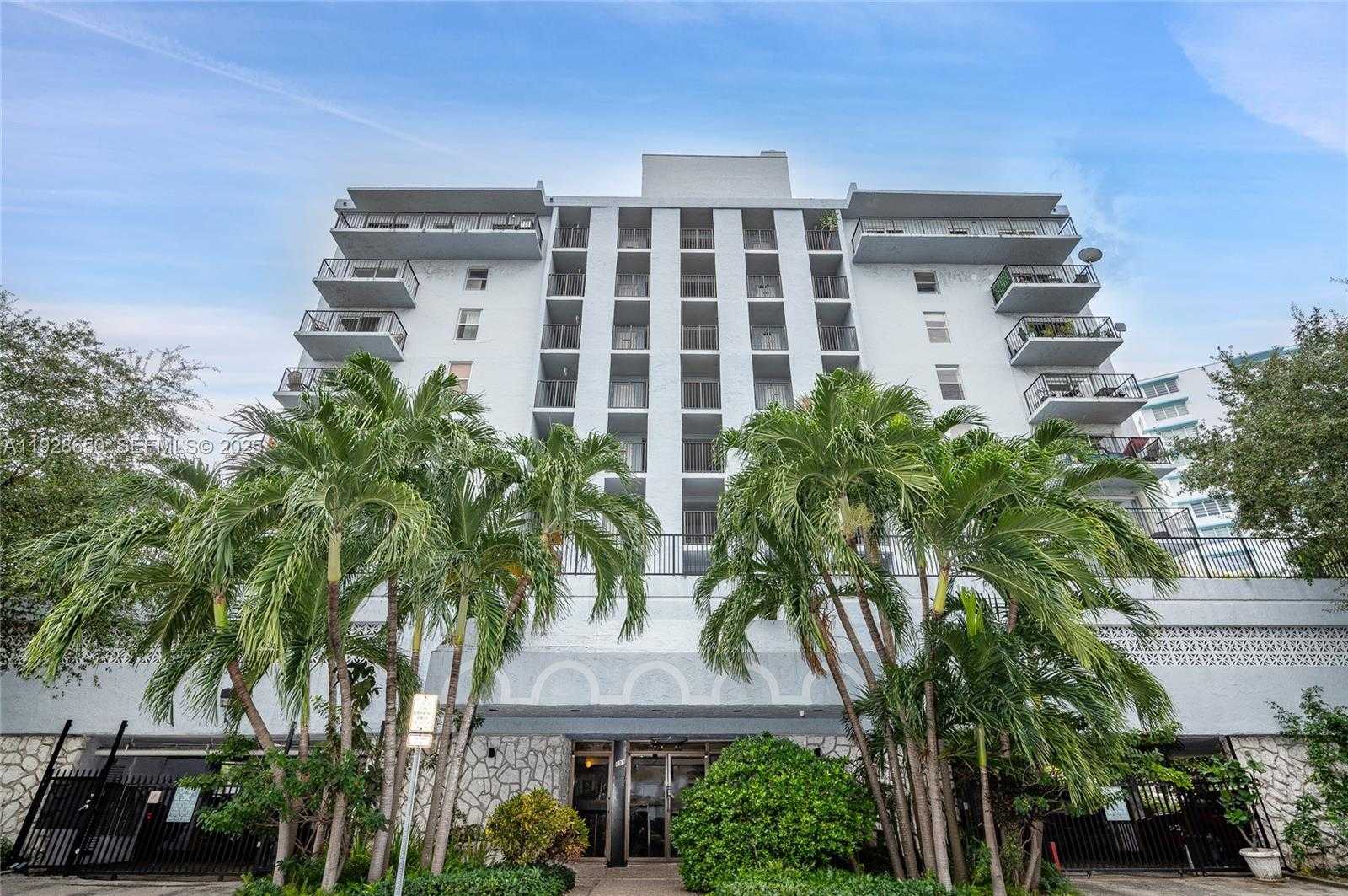 Small Image of 899 WEST AVE #7E, Miami Beach Number 1