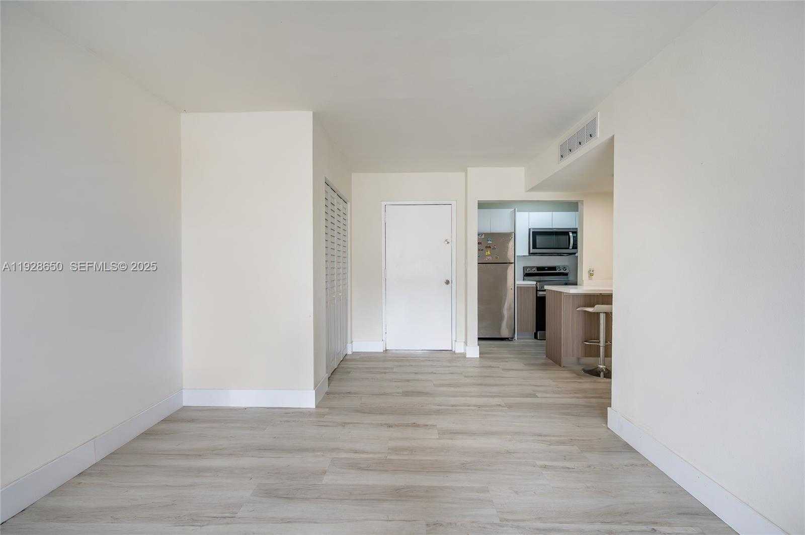 Small Image of 899 WEST AVE #7E, Miami Beach Number 12