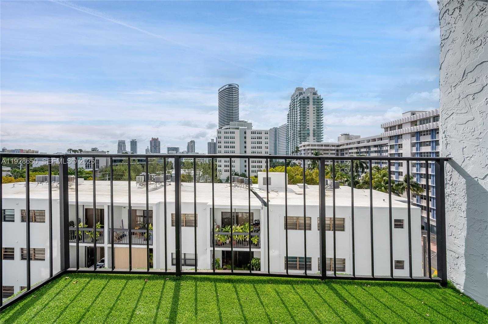 Small Image of 899 WEST AVE #7E, Miami Beach Number 13